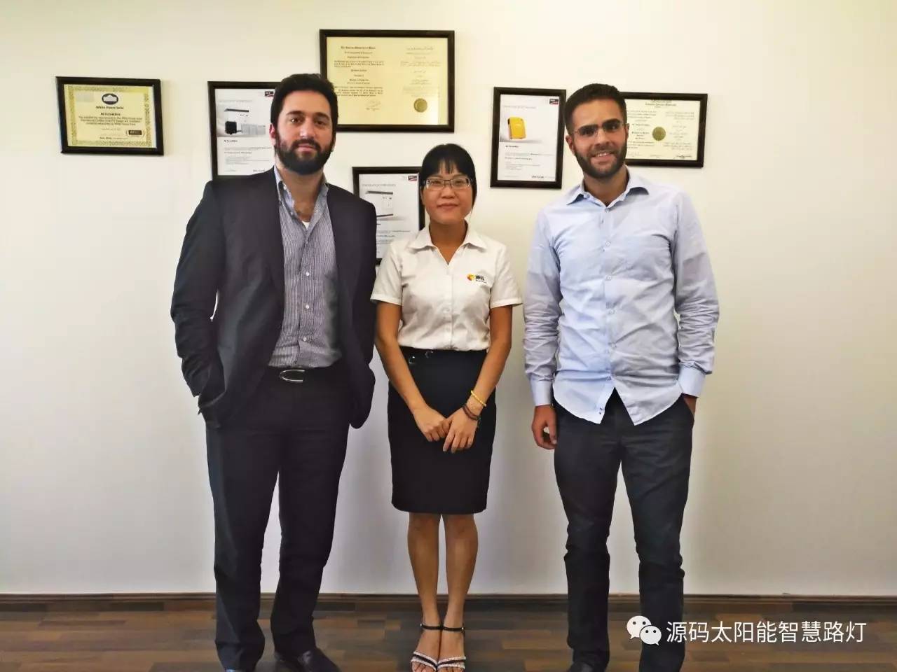 太陽能路燈，太陽能平板燈，光伏產(chǎn)業(yè)，綠色節(jié)能，太陽能路燈廠家