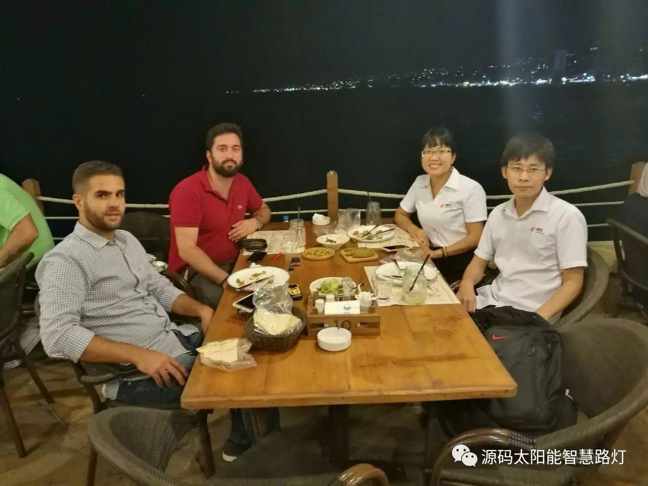 太陽能路燈，太陽能平板燈，光伏產(chǎn)業(yè)，綠色節(jié)能，太陽能路燈廠家