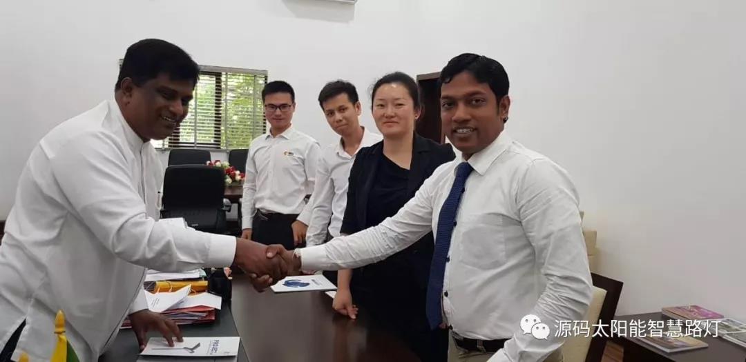 總統、發展局主席齊齊發聲，源碼火遍這個國家