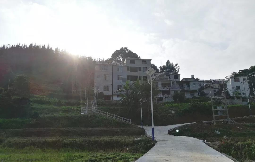 追憶扶貧戰士黃文秀，源碼讓“光明“繼續溫暖她曾工作的地方